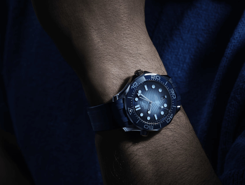 Omega Seamaster Professional Diver 300M Summer Blue 210.32.42.20.03.002 Omega Seamaster Professional Diver 300M Summer Blue 210.32.42.20.03.002
