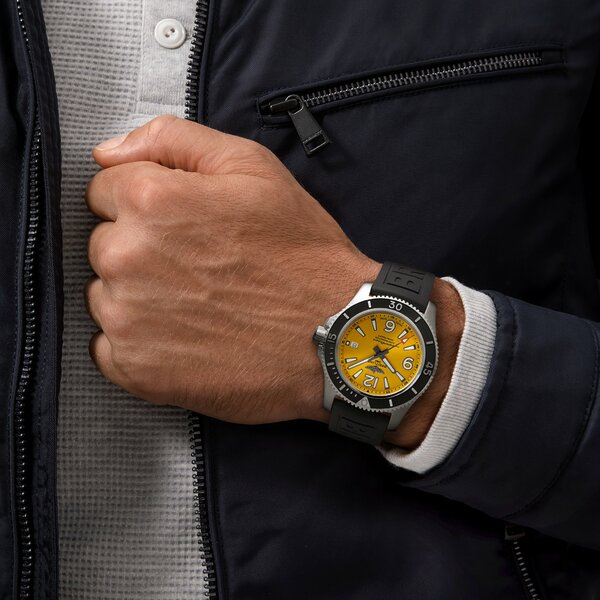 Breitling Superocean Automatic 44 A17367021I1S2 Breitling Superocean Automatic 44 A17367021I1S2