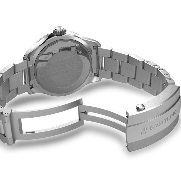 Breitling Superocean Automatic 36 A17377211A1A1 Breitling Superocean Automatic 36 A17377211A1A1