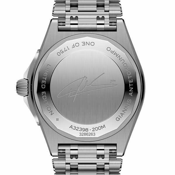 Breitling Chronomat Automatic GMT 40 Giannis Antetokounmpo A32398A11L1A1