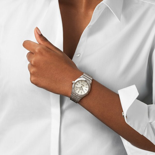 Breitling Chronomat 32 A77310101A2A1 Breitling Chronomat 32 A77310101A2A1