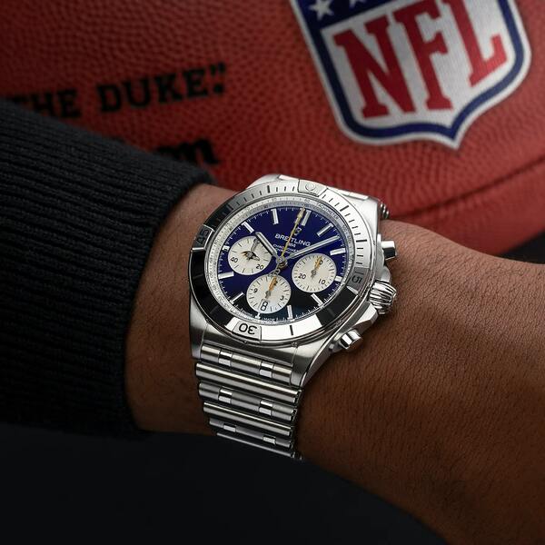 Breitling Chronomat B01 42 NFL Baltimore Ravens Edition AB01342B1K2A1