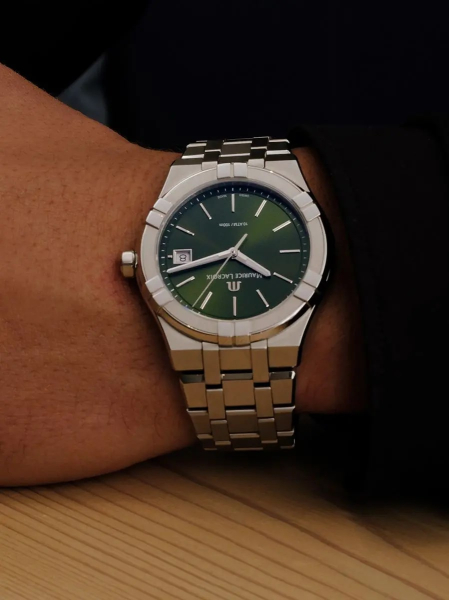 Maurice Lacroix Aikon AI1108-SS002-630-1 Maurice Lacroix Aikon AI1108-SS002-630-1