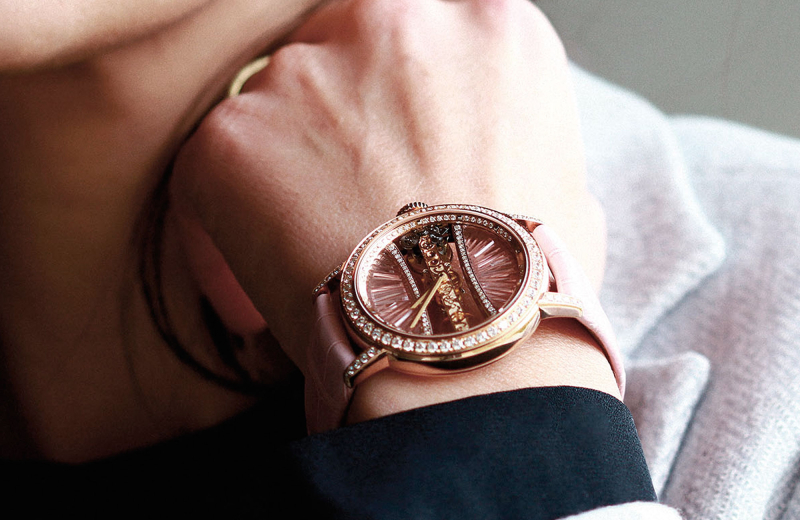 Corum Golden Bridge B113/03200 Corum Golden Bridge B113/03200